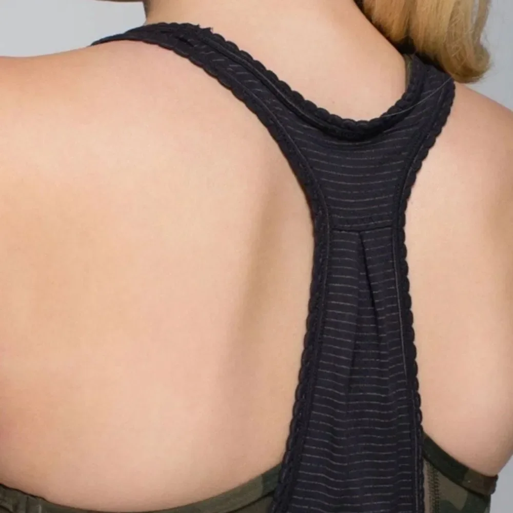 Lululemon 105 F Singlet top